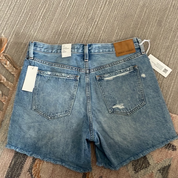 Aritzia Cutoff Shorts NWT - Picture 3 of 4